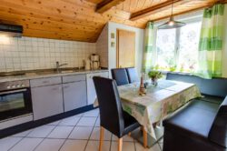 Die Wohnküche der Ferienwohnung Hof auf dem Fixenhof - Ferien auf dem Bauernhof in Mühlenbach im Kinzigtal (Ortenaukreis) Die Wohnküche der Ferienwohnung Hof auf dem Fixenhof - Ferien auf dem Bauernhof in Mühlenbach im Kinzigtal (Ortenaukreis)